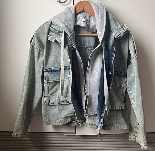 Zara Kapşonlu Kot Ceket