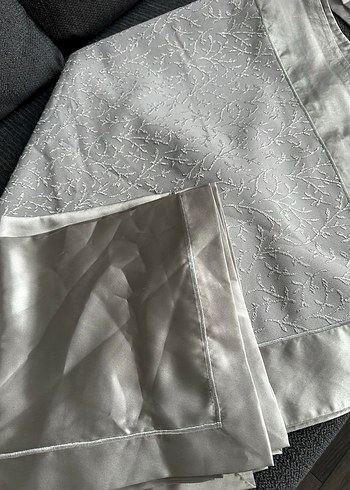 Gri Saten Masa Örtüsü - Görsel 5