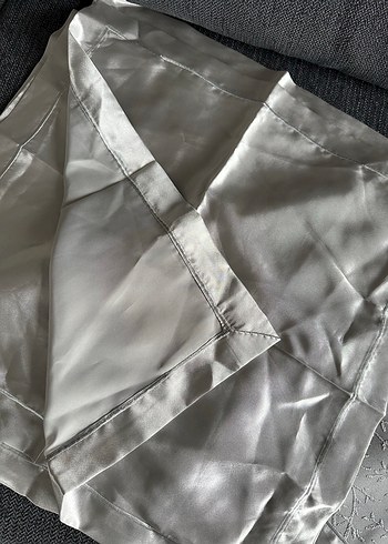 Gri Saten Masa Örtüsü - Görsel 4