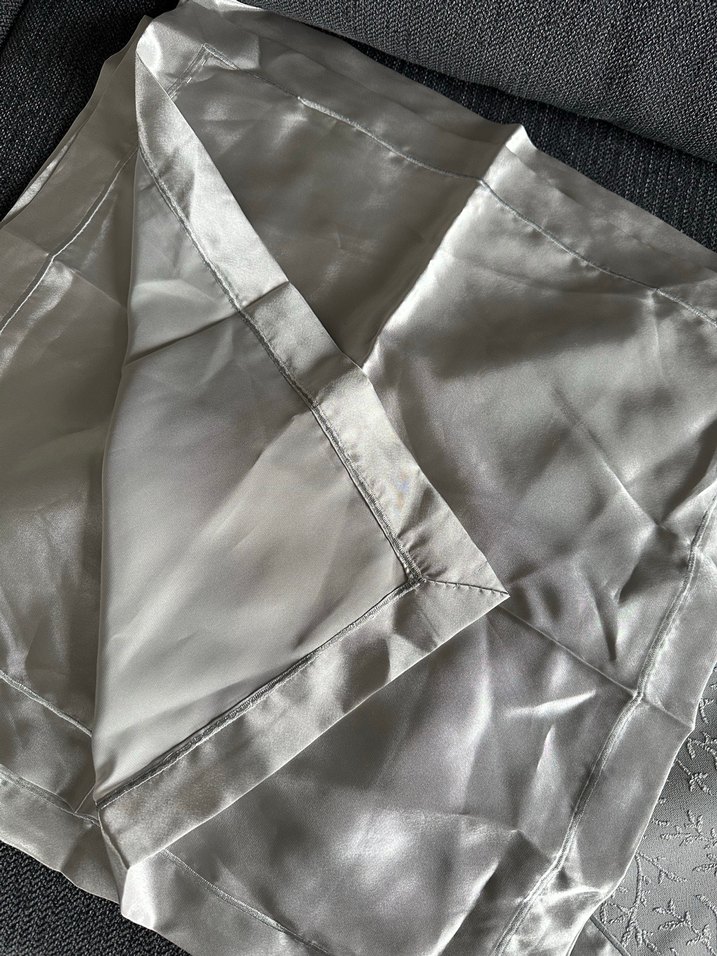 Gri Saten Masa Örtüsü - Görsel 4