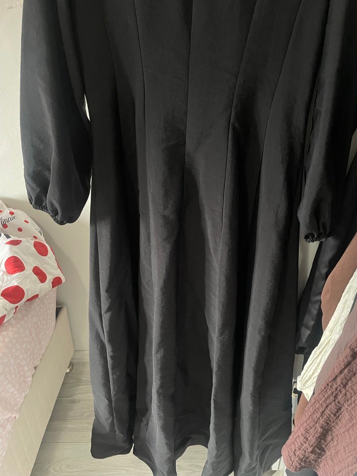 Drapeli Siyah Uzun Keten Elbise - Görsel 4