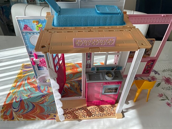  Beden Portatif Barbie Evi