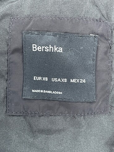 xs Beden siyah Renk Bershka Bomber %70 İndirimli.