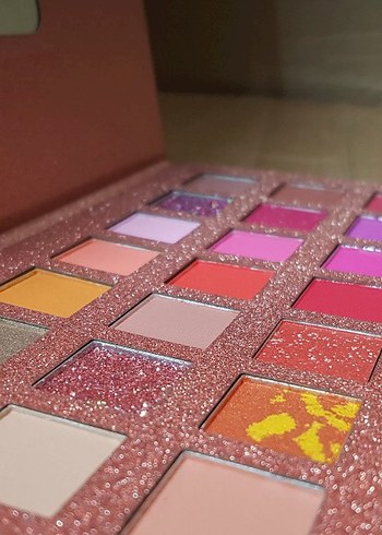 Beden Renk Pembe Tonlarda Işıltılı 40 Far Palet