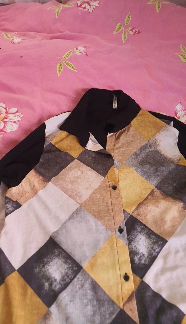 Düğmeli Renkli Desenli Kadın Gömlek - Görsel 4