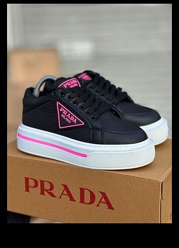 Prada fuşya bayan spor ayakkabı 