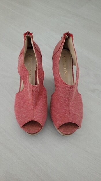 Armine platform topuk