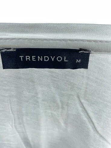 m Beden beyaz Renk Trendyol & Milla T-shirt %70 İndirimli.