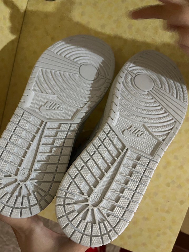 Beyaz Nike Kadın Spor Ayakkabı hiç giyilmedi - Görsel 4