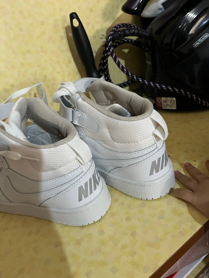 Beyaz Nike Kadın Spor Ayakkabı hiç giyilmedi - Görsel 3