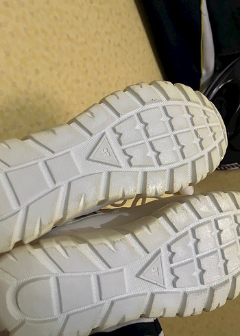 Beyaz Kürklü Platform Kadın Bot - Görsel 4