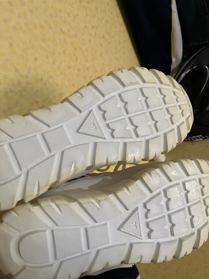 Beyaz Kürklü Platform Kadın Bot - Görsel 4