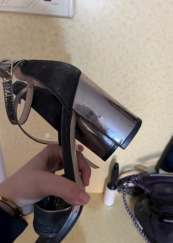 Klasik Siyah Yılan Desenli Kadın Topuklu Ayakkabı - Görsel 3