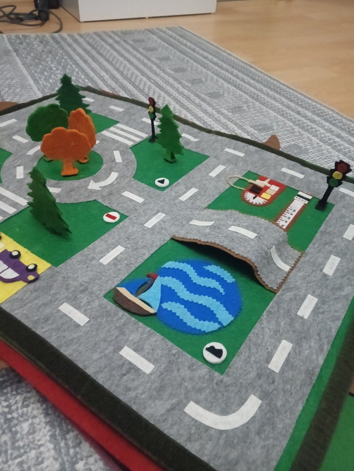 Çocuklar için Çok Renkli Oyun Matı Yarış yolu - Görsel 4