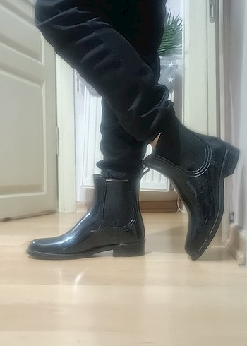 Siyah Parlak Rugan Stiletto Topuklu Bot - Görsel 2