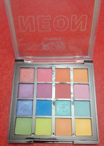 Çok Renkli Far Paleti - Görsel 2