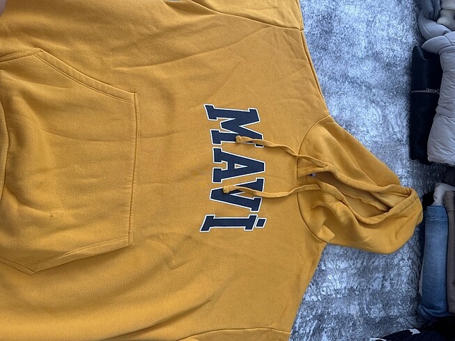 Mavi sweatshirt