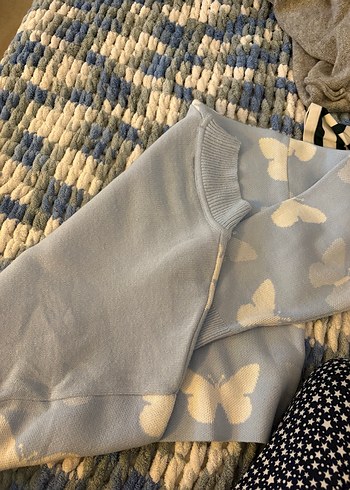 Bebek Mavisi Kelebek desenli Kısa Kazak - Görsel 4