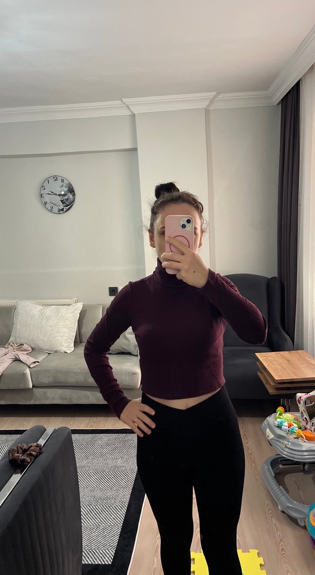 Bordo Yüksek Yaka Uzun Kollu Spor Üst - Görsel 2