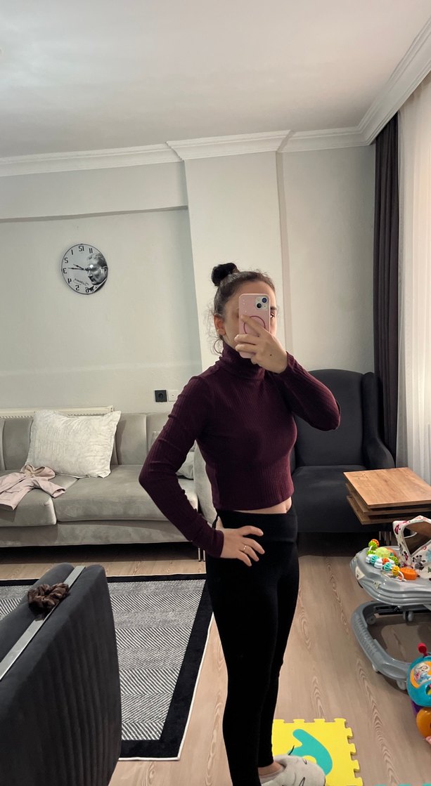 Bordo Yüksek Yaka Uzun Kollu Spor Üst - Görsel 3