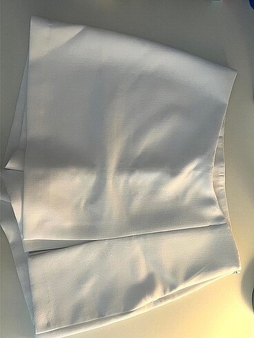 Zara Kenarı Yırtmaçlı Şort Etek