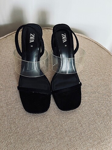 Zara Süet şeffaf bantlı Sandalet