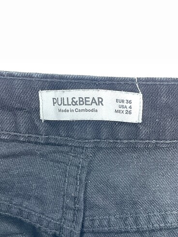 36 Beden siyah Renk Pull and Bear Mini Şort %70 İndirimli.