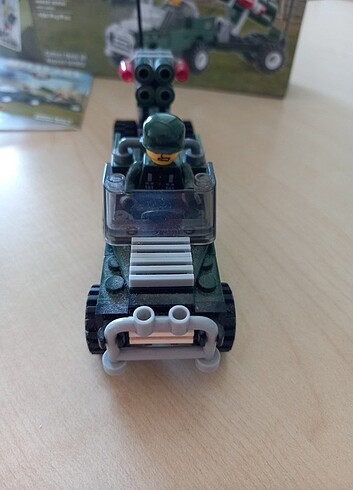 Beden Lego askeri araç füze