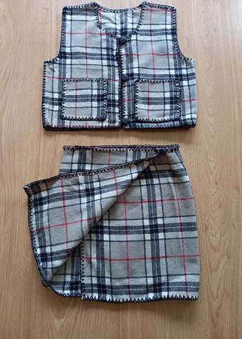 Kareli Gri Kız Çocuk Yelek ve Etek Takımı - Görsel 3