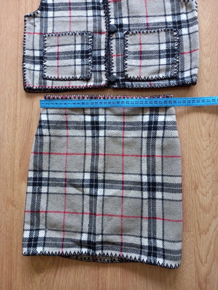 Kareli Gri Kız Çocuk Yelek ve Etek Takımı - Görsel 5