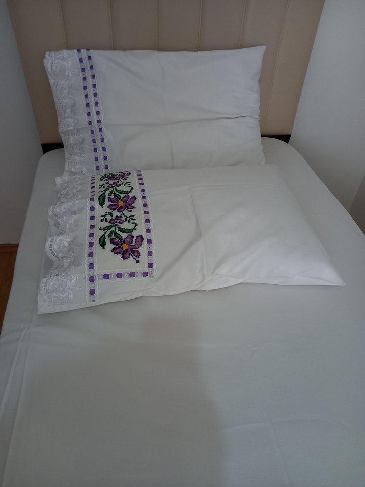 Kanaviçe işlemeli Pike takımı - Görsel 4