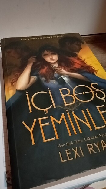 İçi boş yeminler ciltsiz birinci kitap 