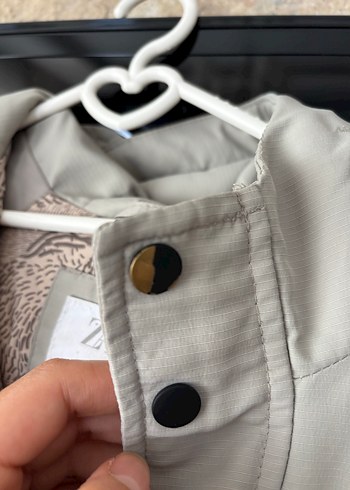 Gri Kapüşonlu Erkek Çocuk mont - Görsel 3