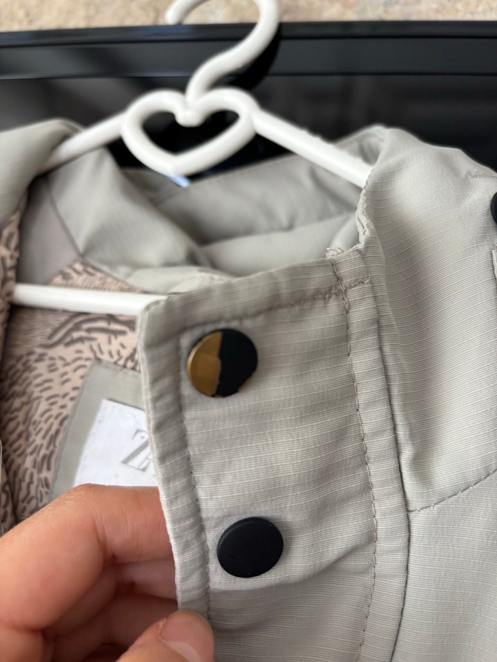 Gri Kapüşonlu Erkek Çocuk mont - Görsel 3