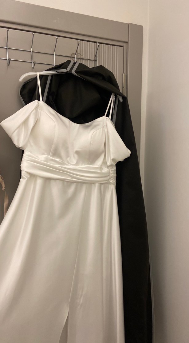 Beyaz Uzun Straplez Gelinlik - Görsel 2