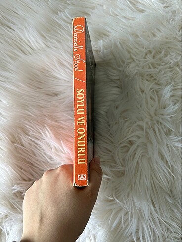  Soylu ve onurlu Danielle Steel