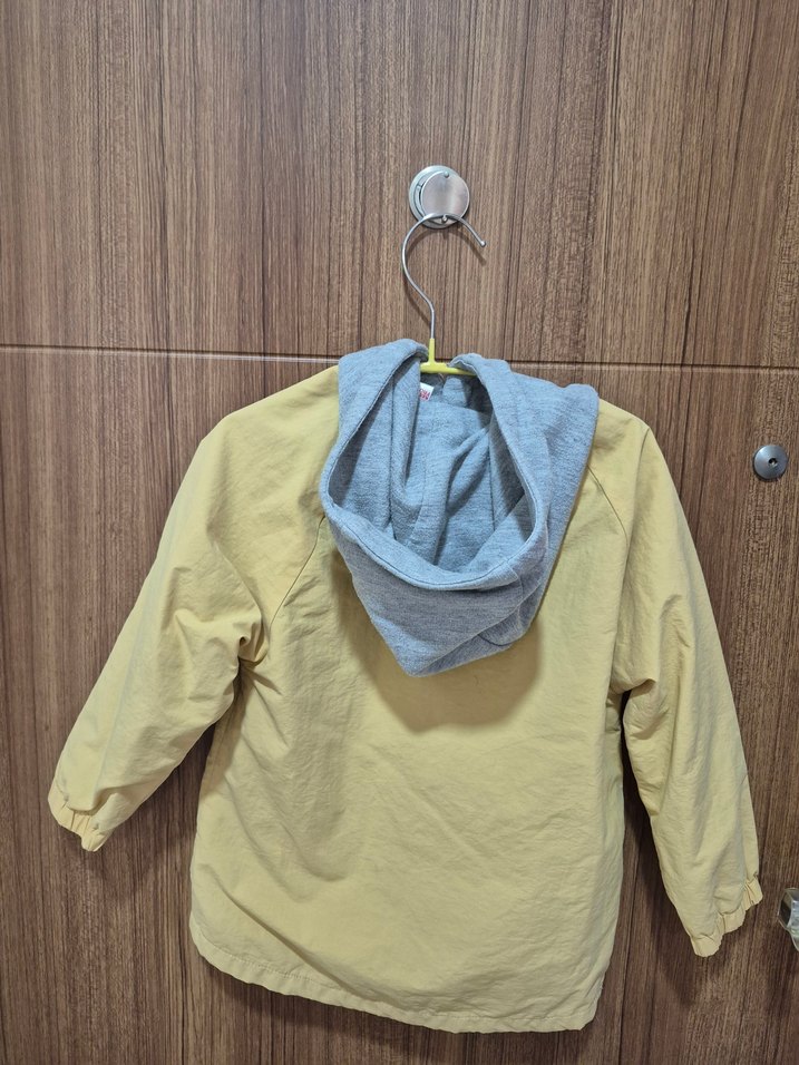 Sarı renk Erkek Çocuk zara ceket - Görsel 3