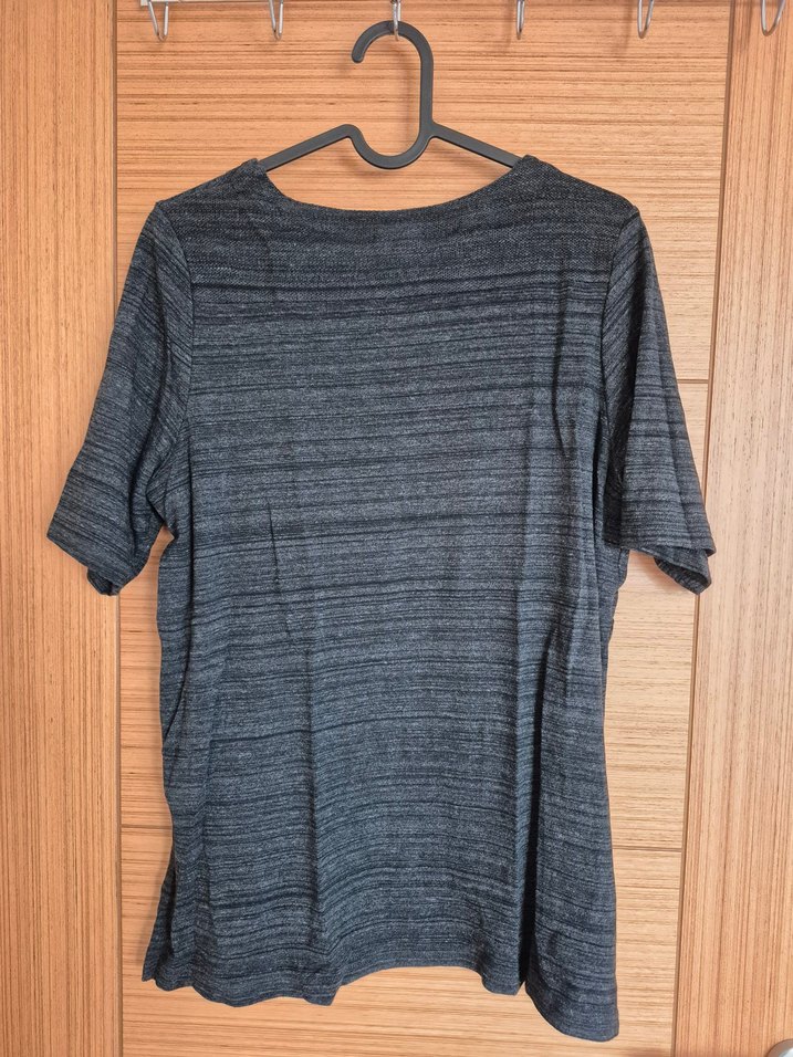 Gri V Yaka Kadın Tişört - Görsel 4