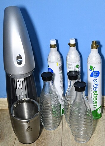 SodaStream Penguin Ev İçecek Makinesi +3 Cam Şişe, 3 boş CO2 kar