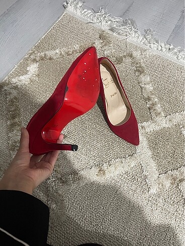 37 Beden Stiletto