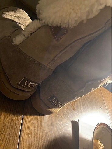 Ugg ugg bailey button australian bot orj y2k