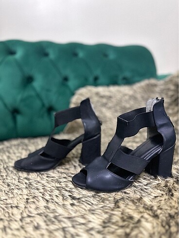 Topuklu açık ayakkabı - Görsel 2