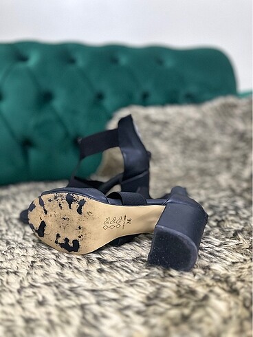 Topuklu açık ayakkabı - Görsel 5