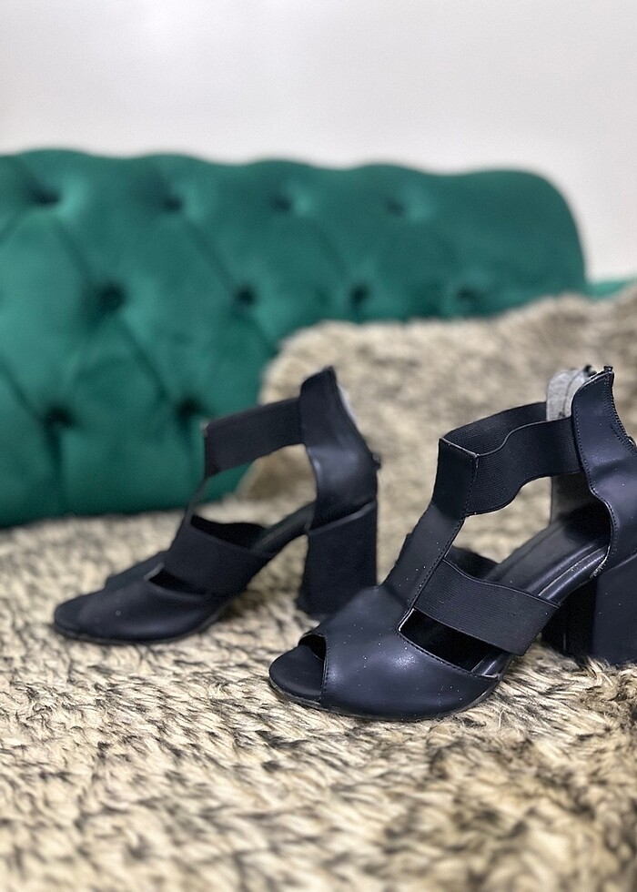 Topuklu açık ayakkabı - Görsel 2