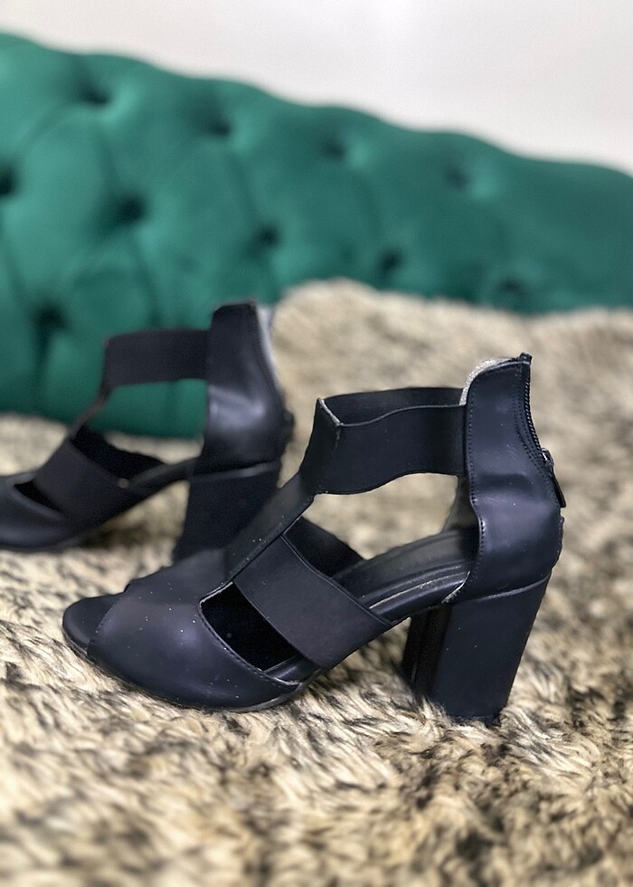 Topuklu açık ayakkabı - Görsel 3