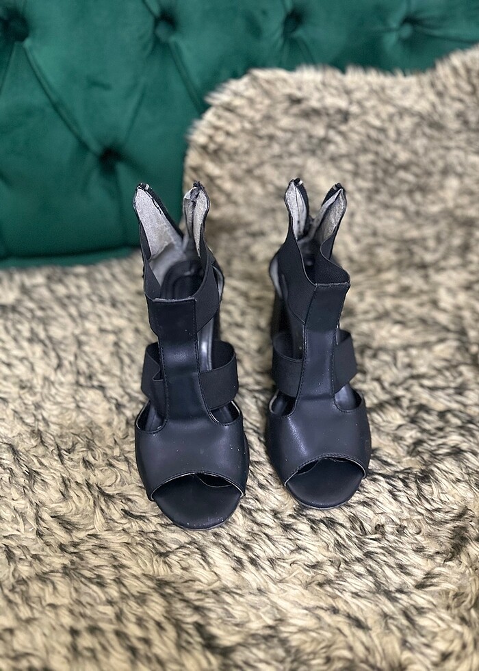 Topuklu açık ayakkabı - Görsel 4