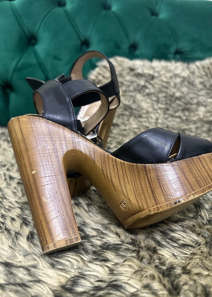 Yüksek topuklu ayakkabı - Görsel 3