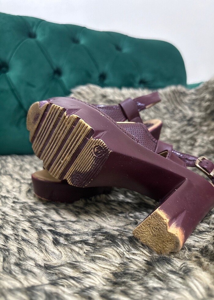 Yüksek topuklu ayakkabı - Görsel 3