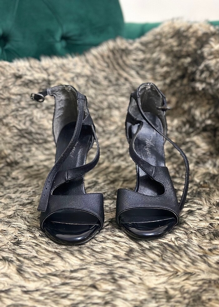 İnce topuk açık ayakkabı - Görsel 3