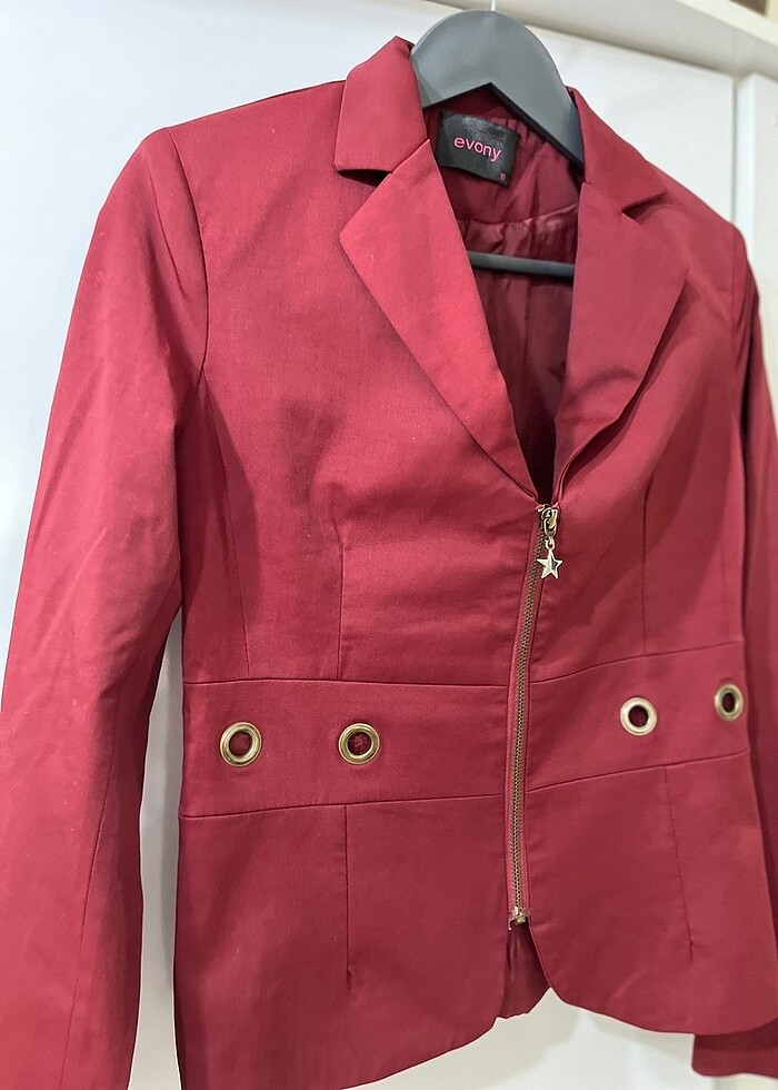 Kırmızı ceket - Görsel 2